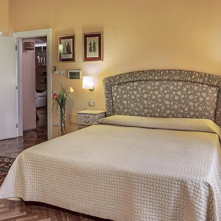 Volpi Hotel